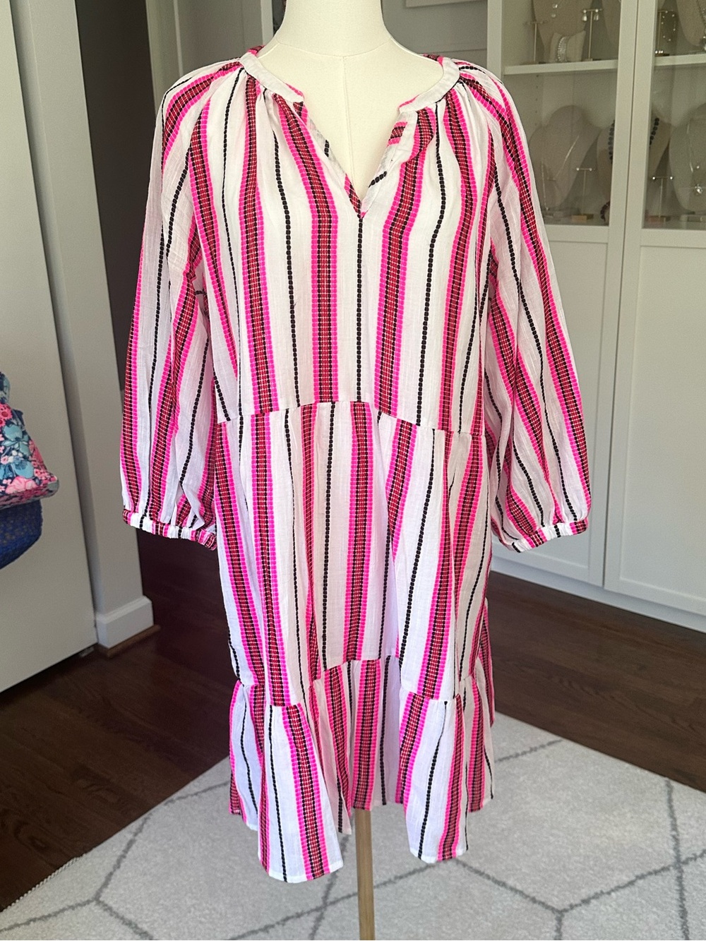 Evereve Cassidy Dress in pink/red stripe EUC